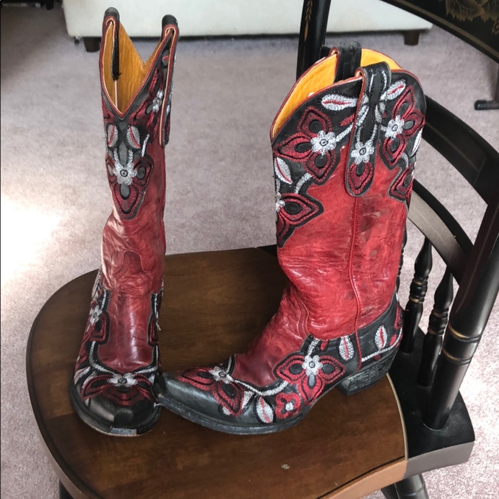Old Gringo cowgirl boots.